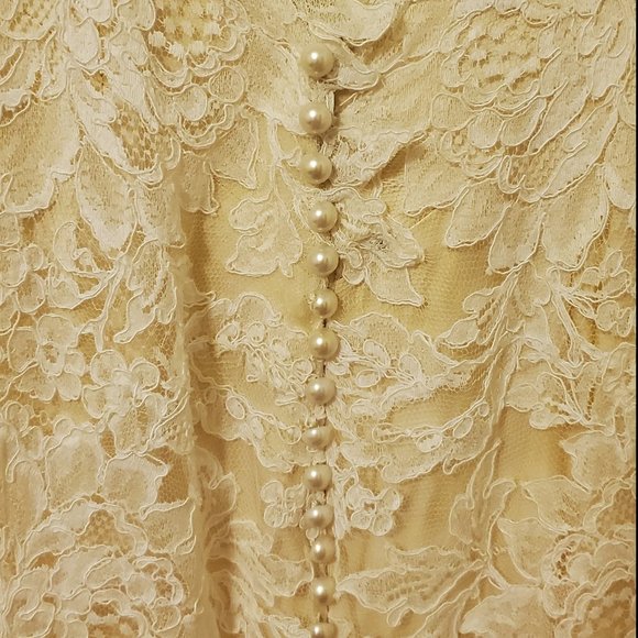 Anna Maier - Ulla Maija Coutour Lace Trumpet Wedding dress - Picture 10 of 16